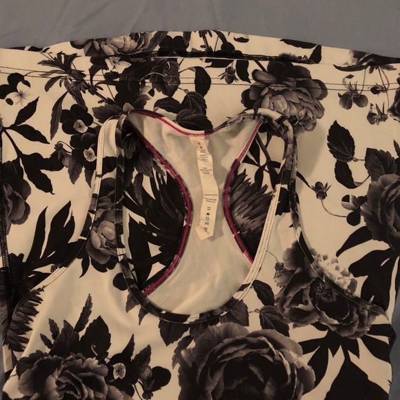 Lululemon Tank Top, Size 8 - Picture 4 of 4